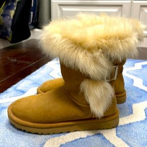 Ugg fur lined boot